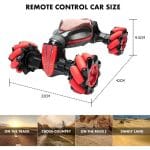 Automobil na daljinsko upravljanje sa daljinskom kontrolom u ruci
