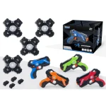 Laser tag igrica u upotrebi tokom outdoor igre sa 4 igrača