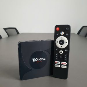 Android TV box 4K — prednja strana