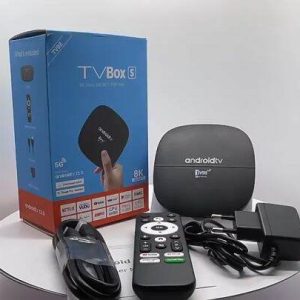 Android TV Box 8K — prednja strana