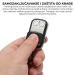 Automatska rampa za parking montirana ispred parking mesta — prikaz upotrebe u dvorištu