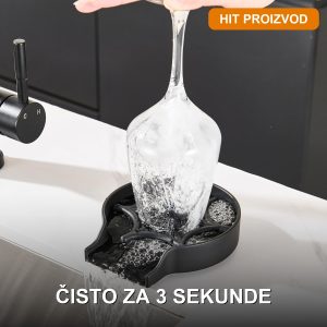 Automatski ispirač čaša montiran na sudoperu uz jak mlaz vode koji pere čašu