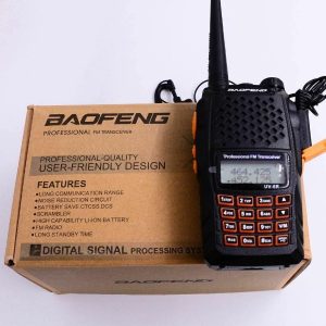 Baofeng UV-6R toki voki — prednja strana
