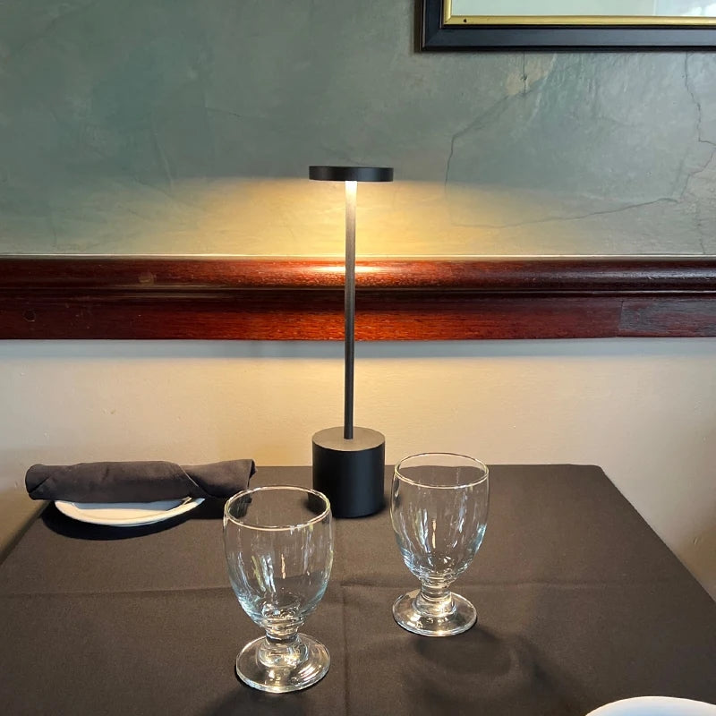 bezicna-led-stona-lampa-1 bežična LED stona lampa — prednja strana