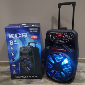 bluetooth zvučnik sa mikrofonom — prednja strana