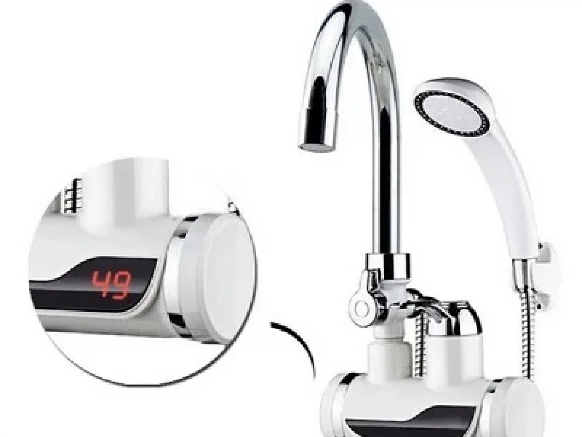 Displej temperature — Delimano Slavina Digitalni displej temperature na Delimano slavini na zid — prikaz tačne temperature vode u realnom vremenu