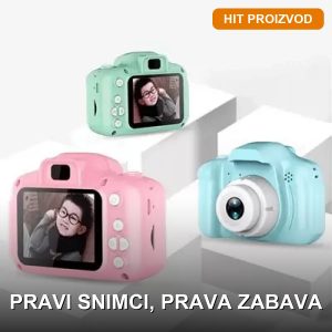 Digitalni fotoaparat za decu u plavoj i roze boji na beloj pozadini