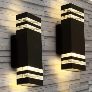 fasadna lampa crna — prednja strana