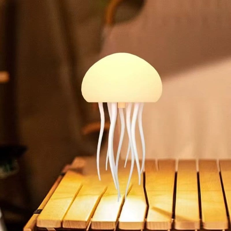 meduza lampa sa LED osvetljenjem meduza lampa sa LED osvetljenjem — u upotrebi