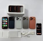 mini android telefon 5g u upotrebi u mobilnom ambijentu
