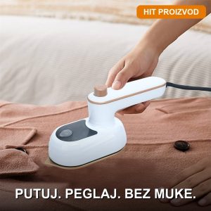 Mini putna pegla 30W sa titanijumskom pločom na beloj pozadini