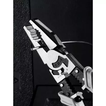 multifunkcionalna klešta multifunkcionalna klešta — u upotrebi