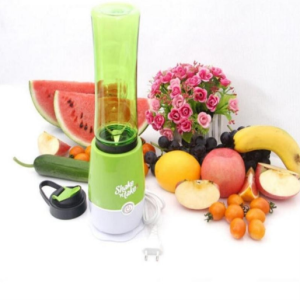 prenosivi smoothie blender — u upotrebi