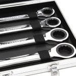 set kombinovanih ključeva 6-32mm — u upotrebi