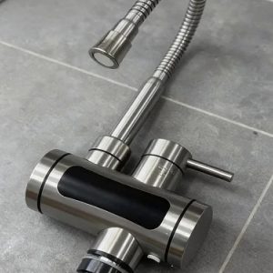 Displej slavine sa grejačem X320 INOX koji prikazuje trenutnu temperaturu vode