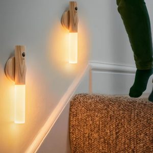 Detalj magnetnog samolepljivog postolja SmartLight LED lampe