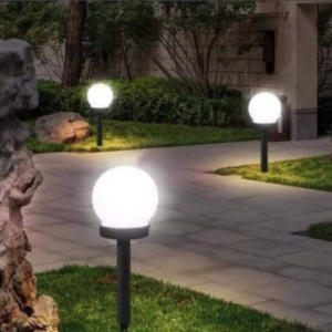 solarne lampe za baštu — u upotrebi
