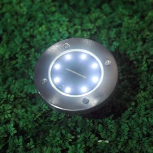 solarne LED lampe za baštu — u upotrebi