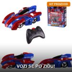 auto koji se vozi po zidu — prednja strana