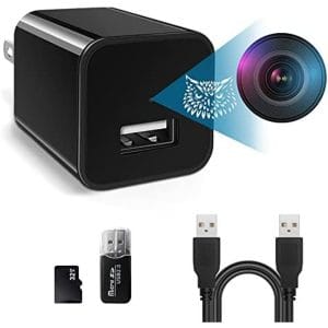 WiFi kamera u USB punjačу sa alternativnog ugla i dizajnom