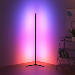ugaona RGB lampa — prednja strana