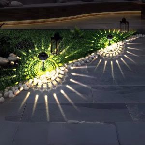 Solarne baštenske lampe 6 komada — u upotrebi
