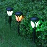 Solarne lampe 10 komada uključene noću, osvetljavaju baštu