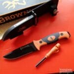 Browning nož sa kresivom - detalji