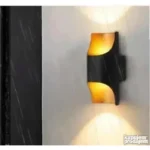 spoljna zidna lampa - u upotrebi