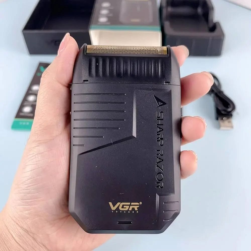 VGR V-375 Električni Trimer za Kosu i Bradu trimer za kosu - u upotrebi
