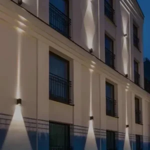 spoljna zidna lampa - prednja strana