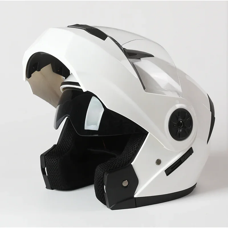 Flip-up moto kaciga bela sa integrisanim naočarima bela flip-up moto kaciga - prednja strana