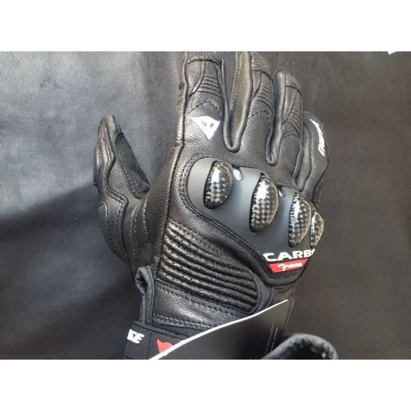 Kožne moto rukavice carbon Dainese — veličina XL kožne moto rukavice carbon - u upotrebi