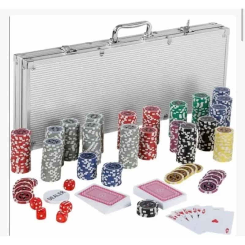 Poker set 500 žetona sa dva špila karata i kasetonskim kofrom poker set 500 - u upotrebi