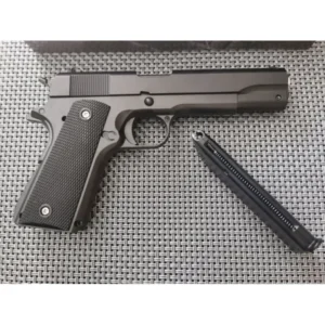 Replika pištolja Kolt 1911 — full metal airsoft, crne korice