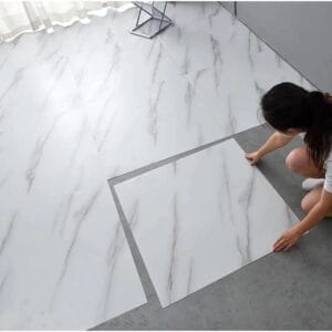 Samolepljive podne ploče beli mermer 60x60 cm — 10 kom