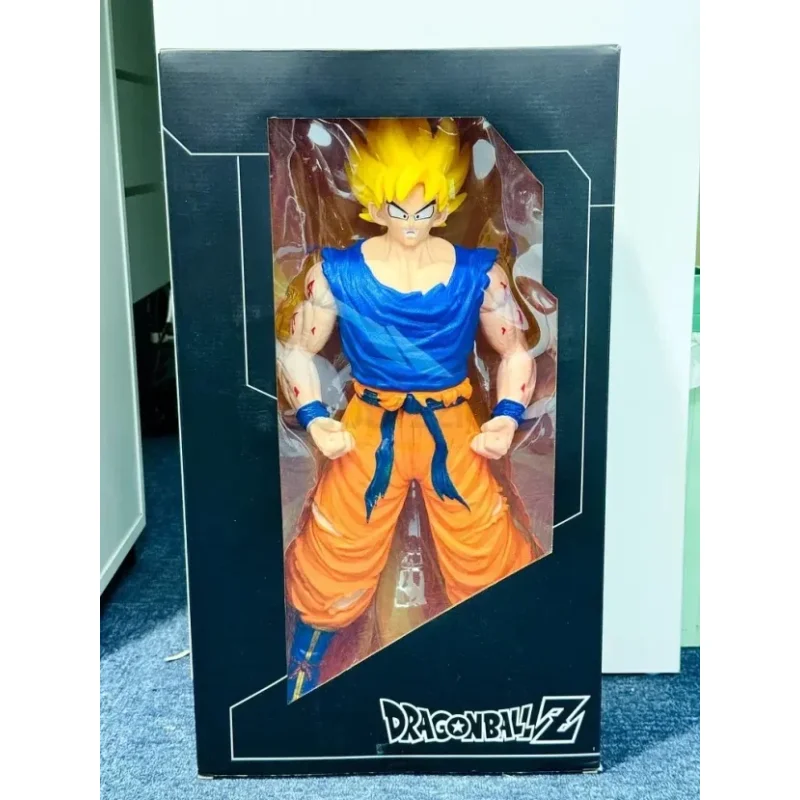 Super Saiyan Goku akciona figura 46 cm u kutiji goku figura 46 cm - u upotrebi